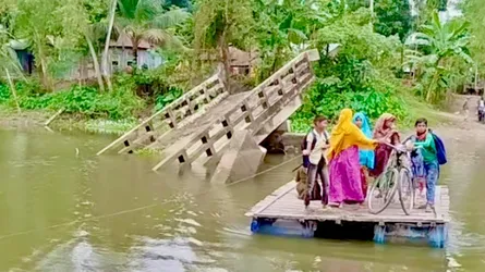 কুড়িগ্রামে ভেঙে পড়া সেতু ৬ বছরেও হয়নি পুনর্নির্মাণ