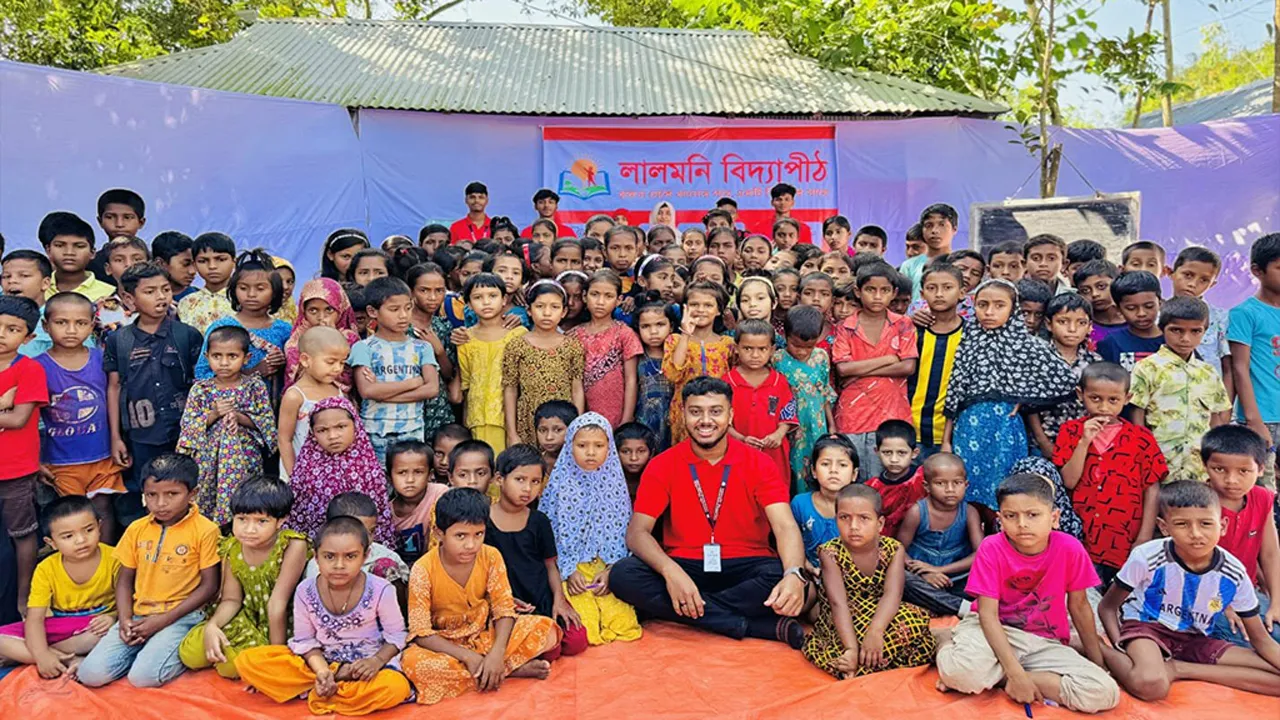 তিস্তার চরের শিশুদের ছায়া অভিভাবক লালমনি বিদ্যাপীঠ