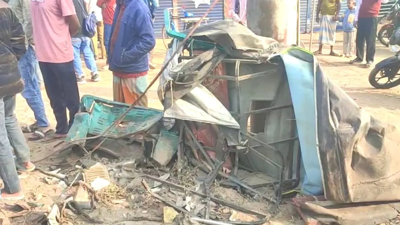 লক্ষ্মীপুর শহরে ডাম্প ট্রাকের চাপায় অটোরিকশায় থাকা শিশু নিহত