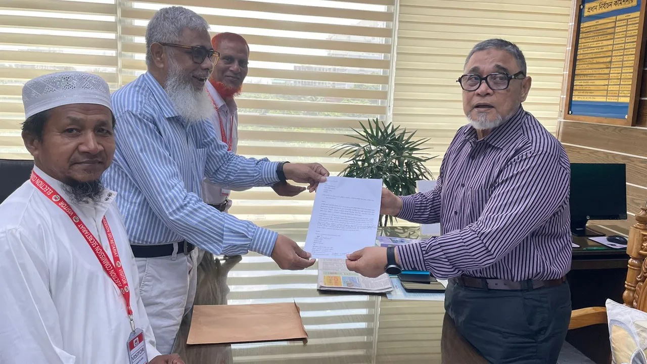 কুমিল্লা-৯ আসন পুনর্বহালের দাবিতে সিইসিকে স্মারকলিপি
