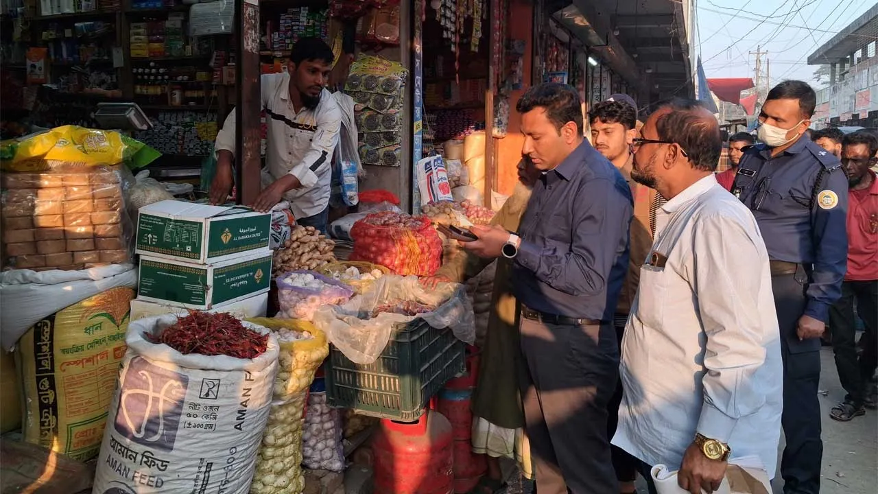 লালমোহন বাজারের ৩ ব্যবসায়ীকে জরিমানা