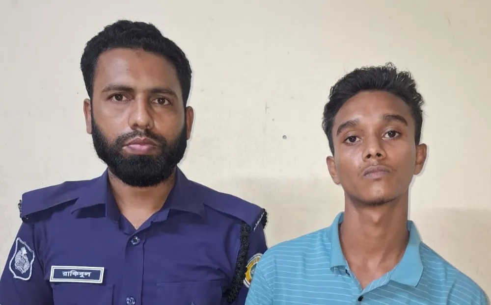 লালমোহনে ইয়াবাসহ মাদককারবারি গ্রেফতার