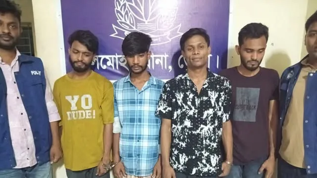 লালমোহনে মাদকসহ ৪ মাদককারবারি আটক