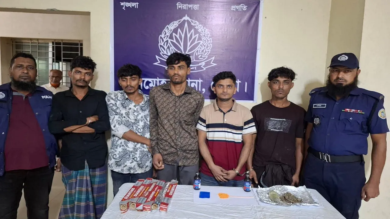 লালমোহনে মাদকবিরোধী অভিযানে আটক ৫