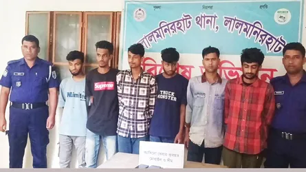 লালমনিরহাটে অনলাইন জুয়ার অভিযোগে আটক ৬