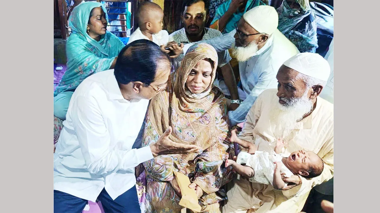 লালমনিরহাটে শিক্ষক আরিফুল হত্যার বিচার ও পরিবারকে কর্মসংস্থানের আশ্বাস ত্রাণমন্ত্রীর