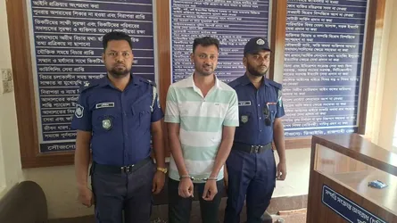 লালপুরে বিদেশী নাগরিকদের হয়রানি, গ্রেফতার ১