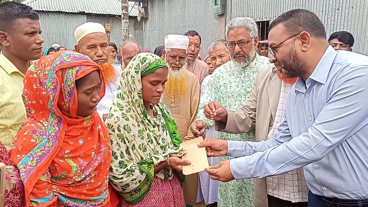 লালমনিরহাটে বিএসএফের গুলিতে নিহত হাসিবুলের পরিবারকে জামায়াতের আর্থিক সহযোগিতা