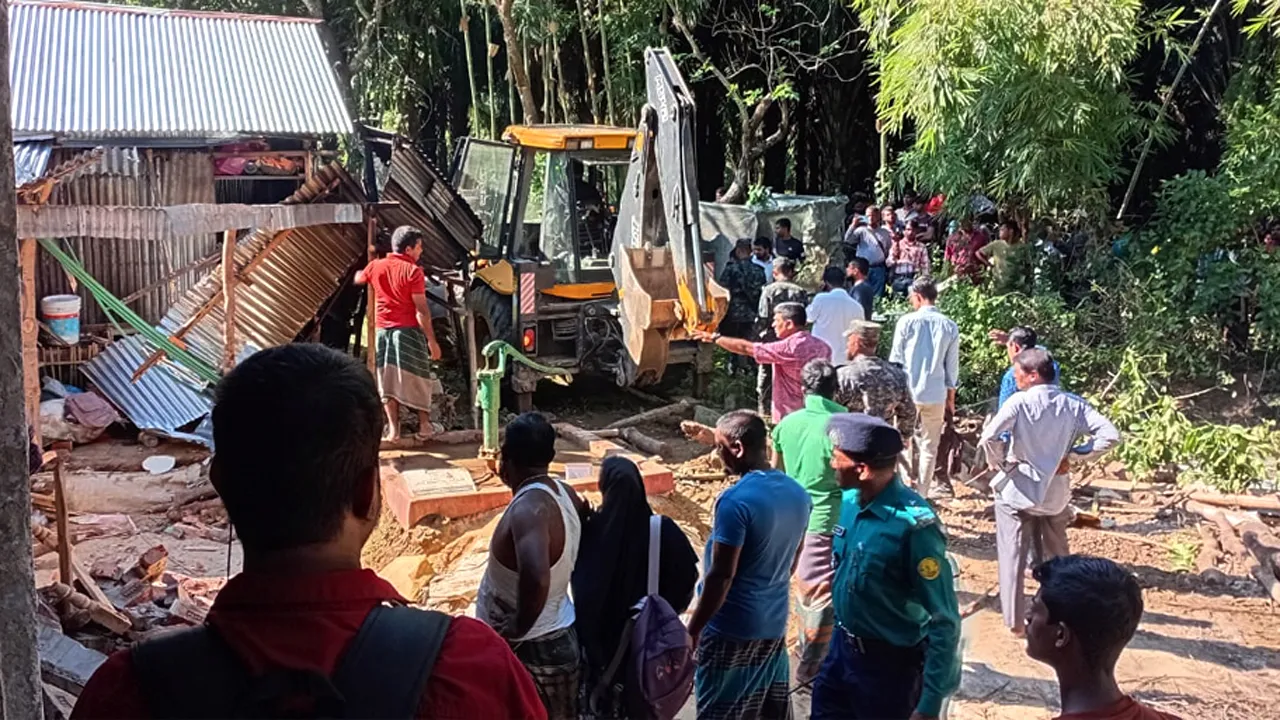 সিলেটে ৩০ একর সরকারি জমি উদ্ধার, গ্রেফতার ৩