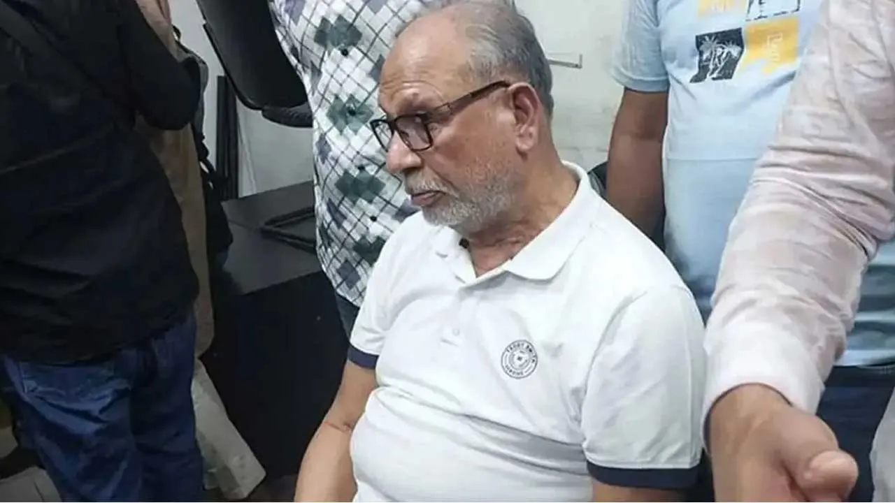 শাপলা চত্বর মামলায় সাবেক মন্ত্রী লতিফ সিদ্দিকী গ্রেফতার