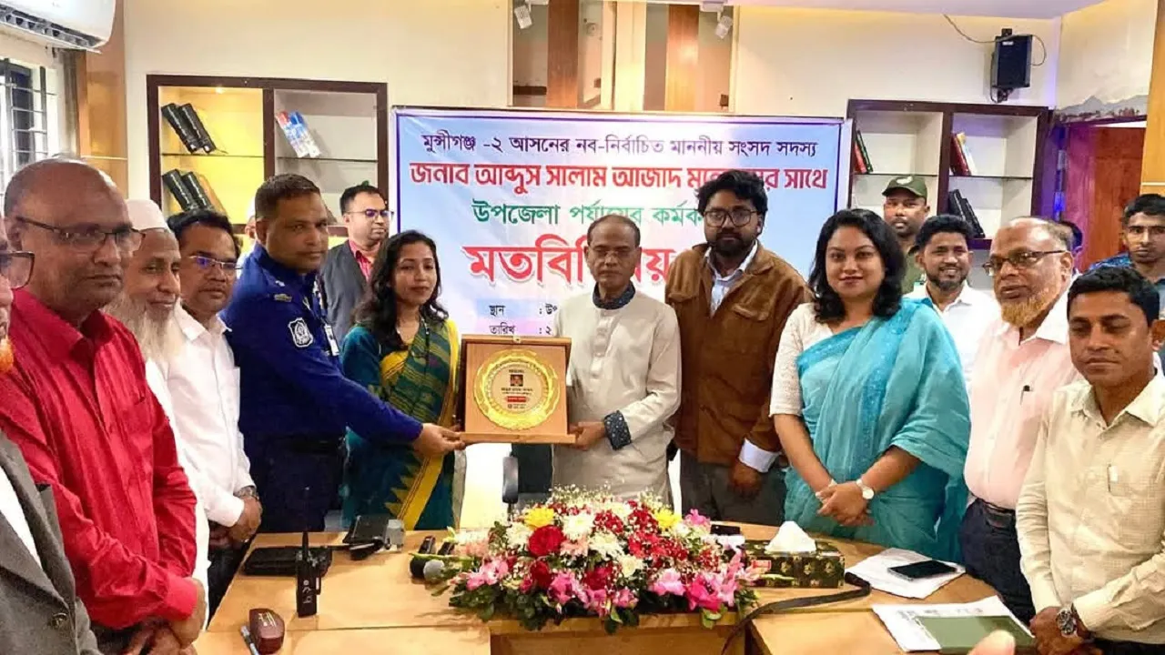 অবৈধ বালু উত্তোলনকারীদের কোন প্রকার ছাড় দিবেন না