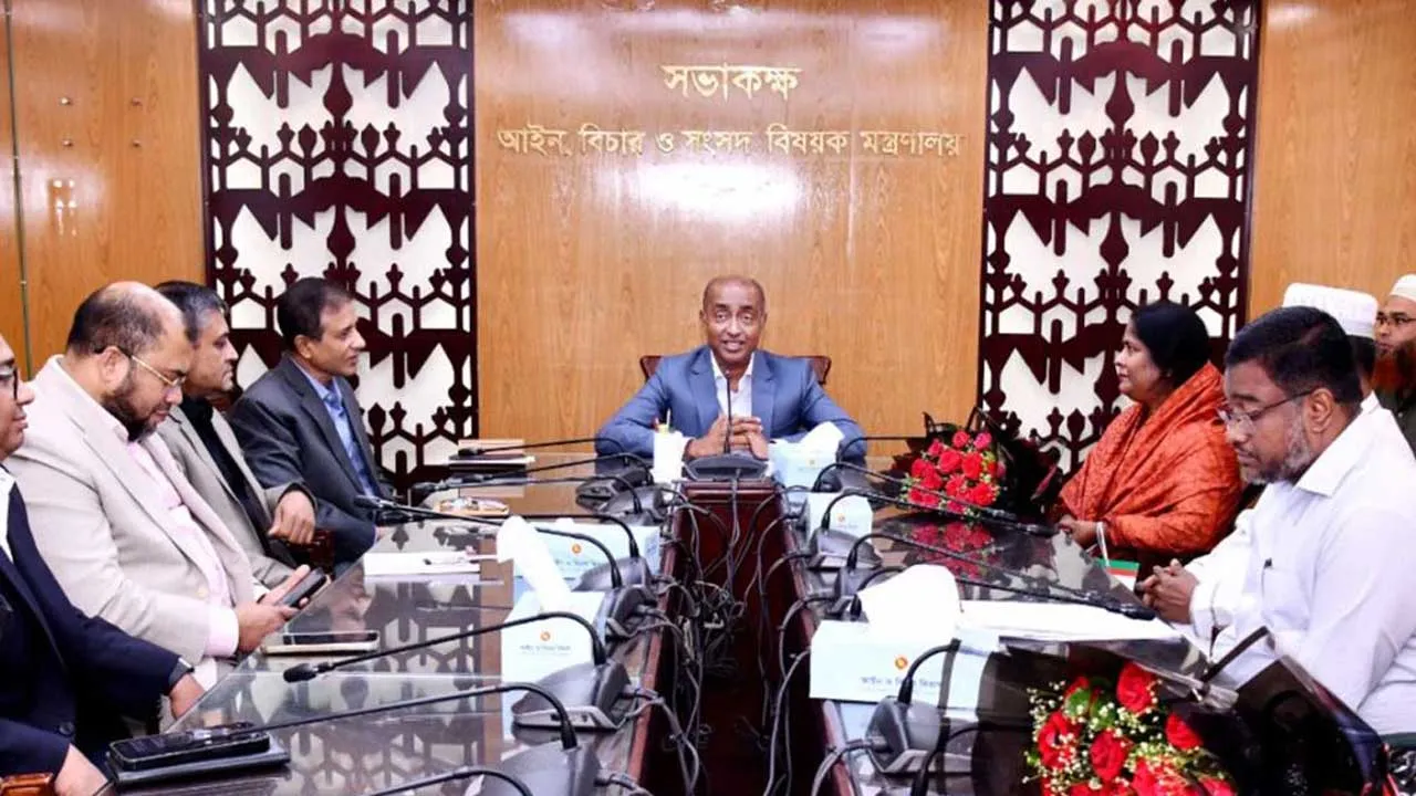 সরকারি চাকরি জনগণের সেবার বড় সুযোগ : আইনমন্ত্রী