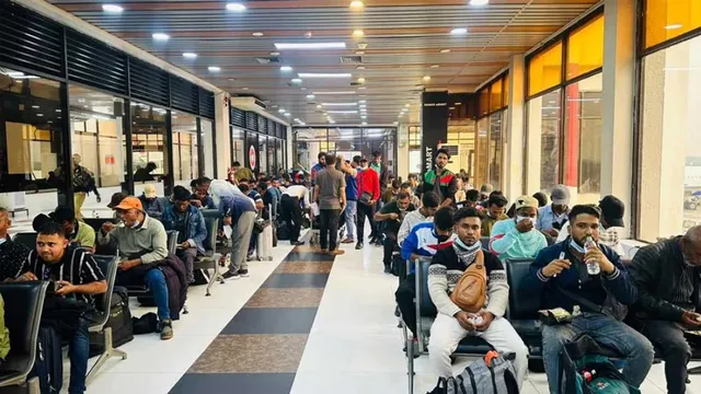 লিবিয়া থেকে ফিরলেন আরো ১৭৪ বাংলাদেশী