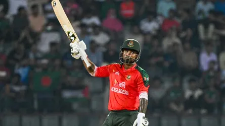 ফিফটি করে ফিরলেন লিটন, জয়ের ঘ্রাণ পাচ্ছে বাংলাদেশ