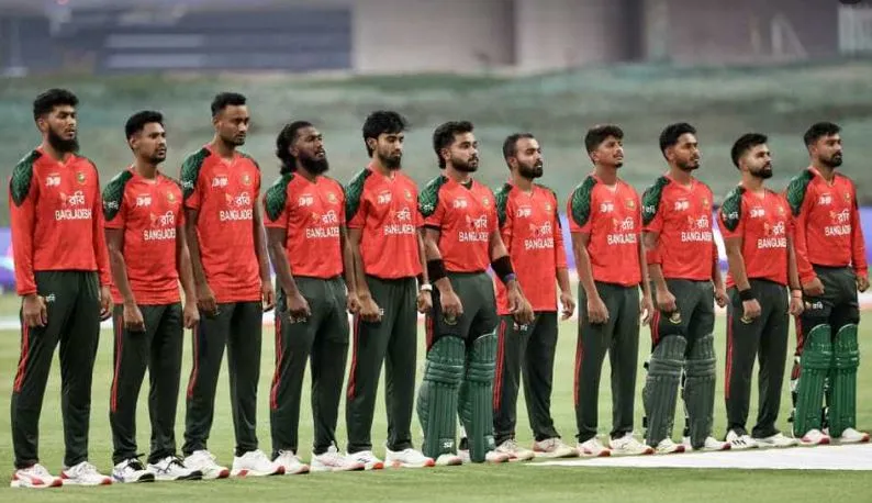 প্রথম দুই ওভারেই পিছিয়ে গেছে বাংলাদেশ