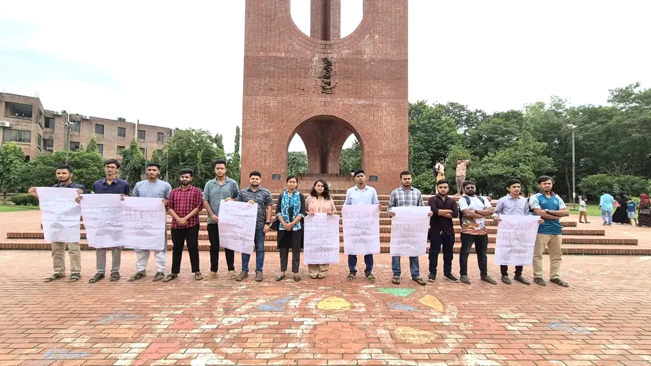 সুদানে গণহত্যার প্রতিবাদে জাবিতে ছাত্রশক্তি’র অবস্থান কর্মসূচি