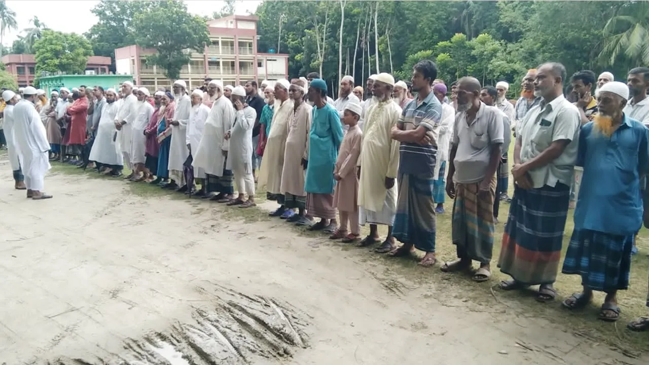 লোহাগড়ায় ইরানের সর্বোচ্চ নেতার গায়েবানা জানাজা