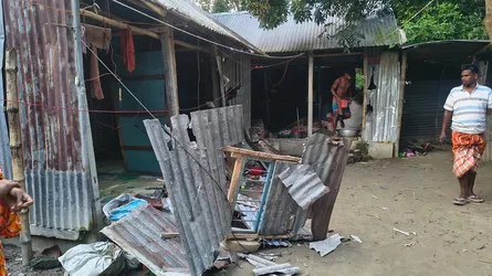 লোহাগড়ায় দুই গ্রামের বাসিন্দাদের সংঘর্ষ: ভাঙচুর-লুটপাট, আহত ৩