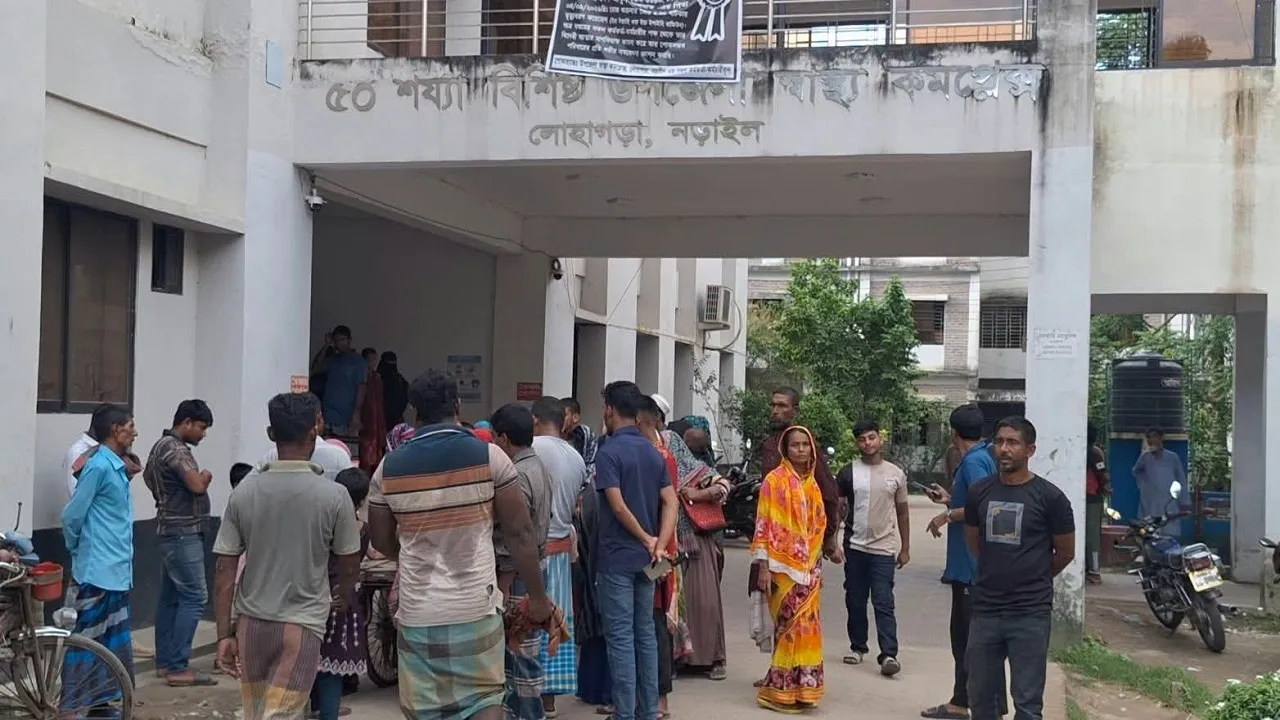 লোহাগড়ায় আধিপত্য বিস্তার নিয়ে ভ্যানচালককে কুপিয়ে হত্যা