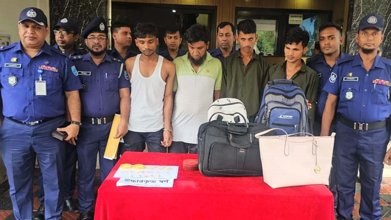 সোনারগাঁওয়ে প্রবাসীর লুট হওয়া মালামাল উদ্ধার, ৪ ডাকাত গ্রেফতার