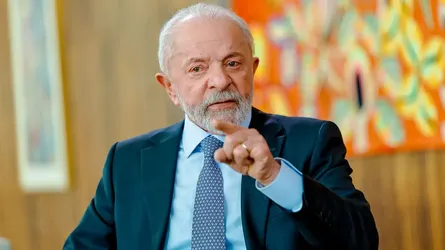 চতুর্থবারের মতো প্রেসিডেন্ট পদে প্রতিদ্বন্দ্বিতা করবেন ব্রাজিলের লুলা