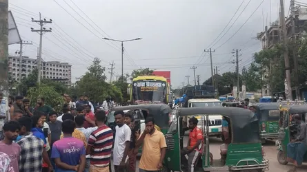 গ্যাস সঙ্কটে সিএনজিচালকদের ঢাকা-ময়মনসিংহ মহাসড়ক অবরোধ
