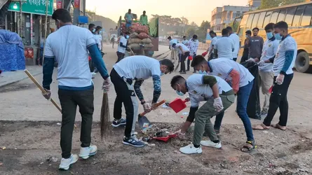 মিরসরাই পৌরসদরে বিএনপির পরিচ্ছন্নতা কর্মসূচি