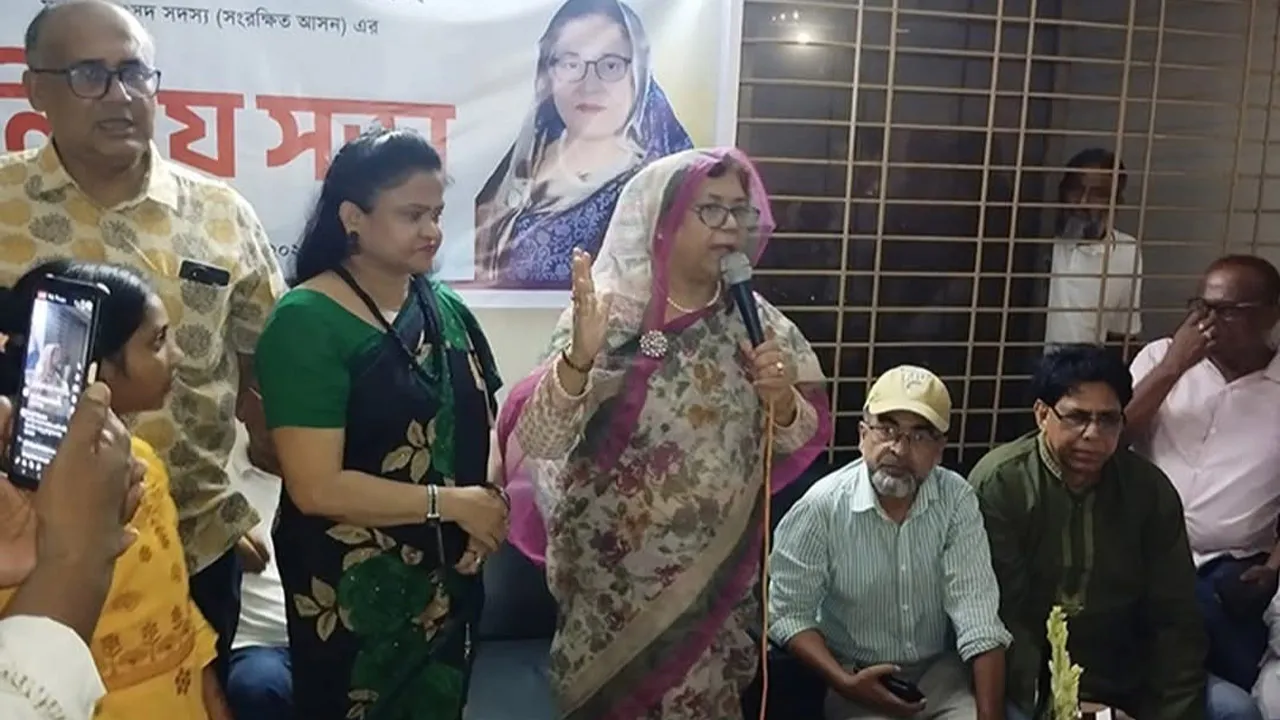 প্রশাসন ও বিরোধী দলকে হুমকি দিয়ে বক্তব্য রাখলেন এমপি ফরিদা ইয়াসমিন