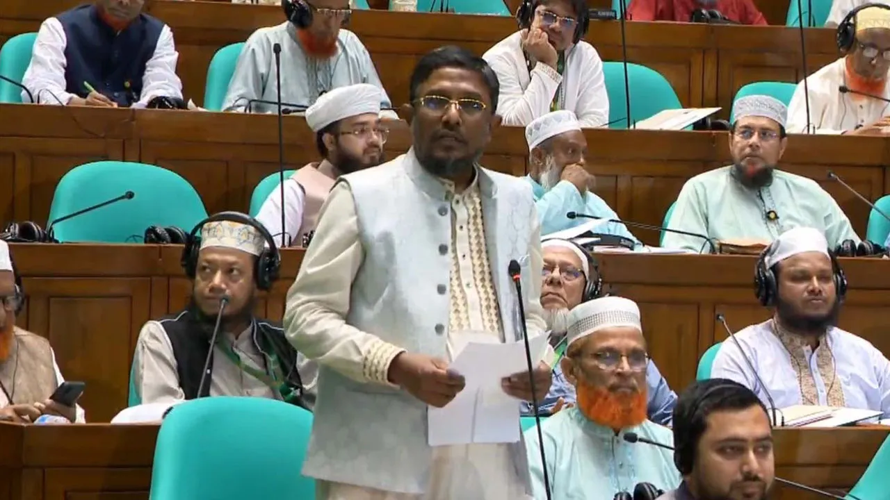 রাত ২টা পর্যন্ত দুই ঘণ্টা অপেক্ষা করেও তেল পাননি সংসদ সদস্য
