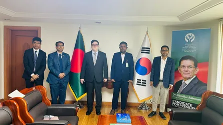 দক্ষিণ কোরিয়ায় বাংলাদেশী রাষ্ট্রদূতের সাথে এমপি কামাল হোসেনের বৈঠক