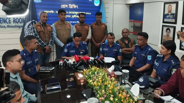 মুন্সীগঞ্জে চোরচক্রের ৩ সদস্য গ্রেফতার, উদ্ধার ৩ মোটরসাইকেল