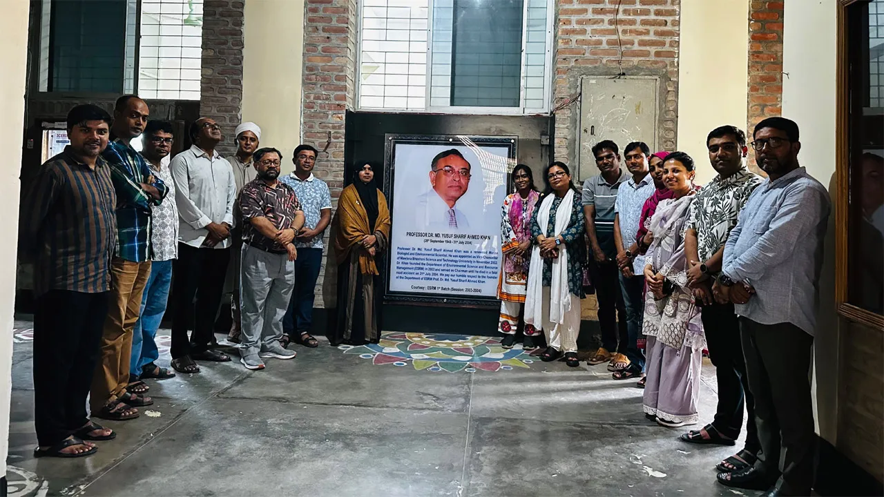 মাভাবিপ্রবির প্রথম ভিসি অধ্যাপক ড. ইউসুফ শরীফ আহমেদ খানের ম্যুরাল উদ্বোধন
