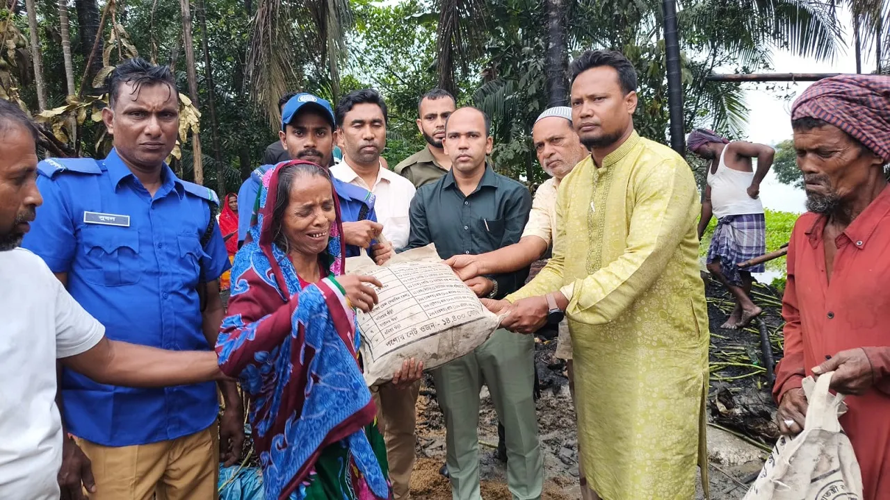মদনে কৃষক পরিবারের পাশে দাঁড়ালেন ইউএনও
