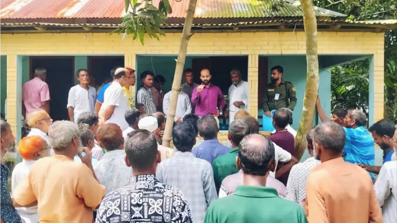 মাদারগঞ্জে অতিরিক্ত দামে সার বিক্রির অভিযোগে ডিলারকে জরিমানা