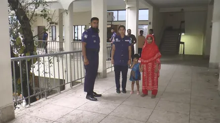 বাবার পরিচয় পেতে আদালতপাড়ায় সাড়ে ৩ বছরের আফিয়া