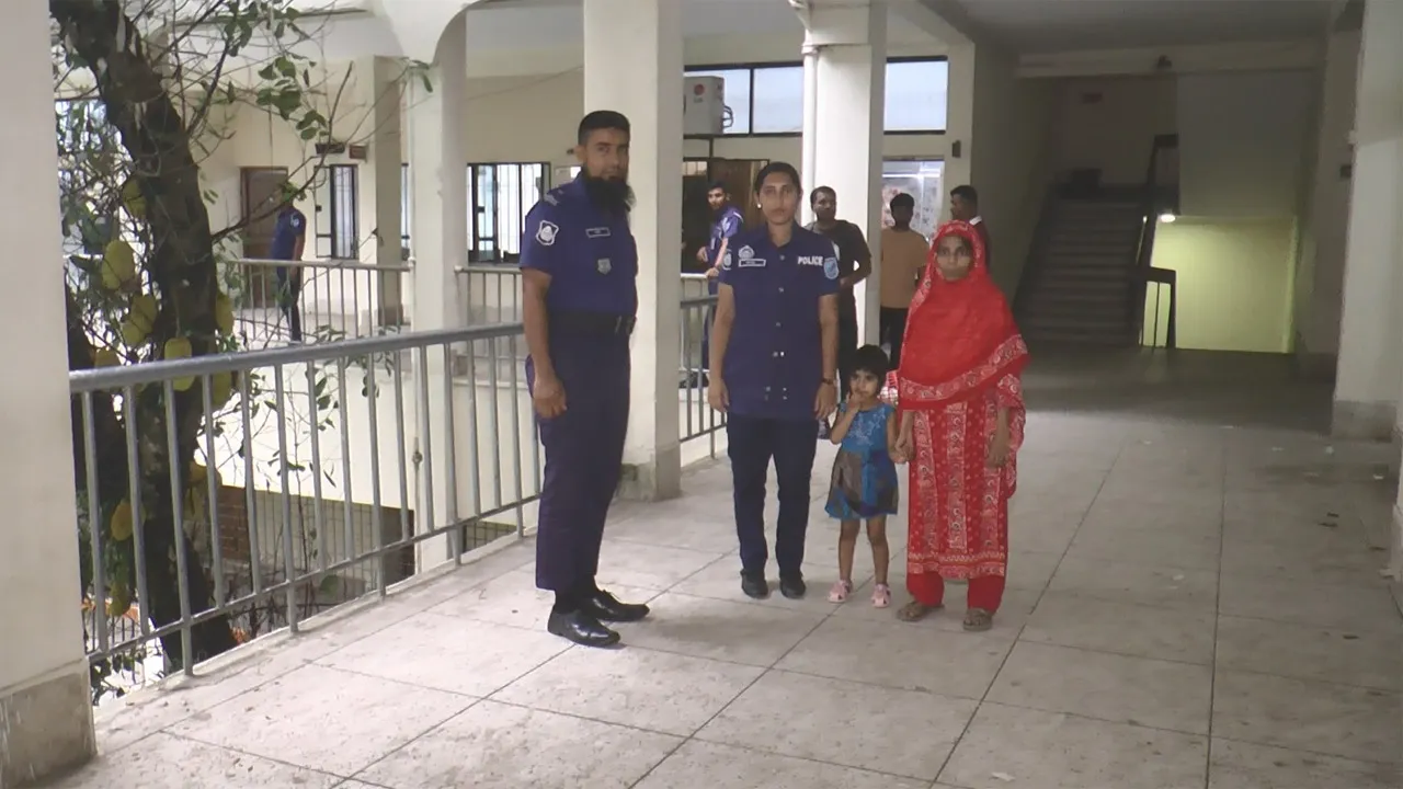 বাবার পরিচয় পেতে আদালতপাড়ায় সাড়ে ৩ বছরের আফিয়া