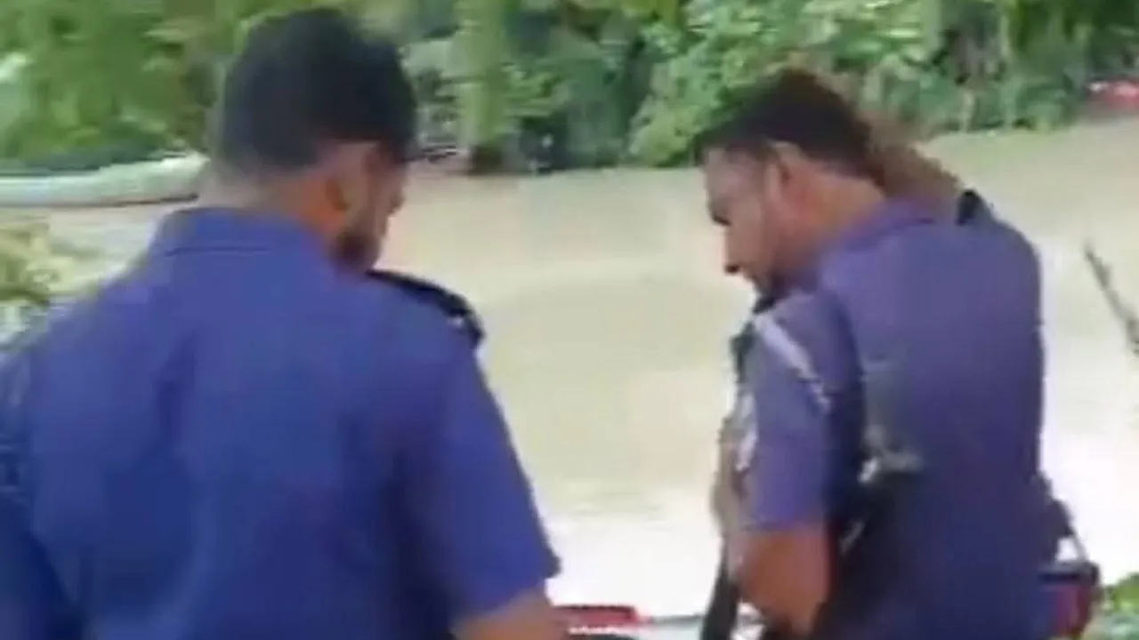 মাদারীপুরে আড়িয়াল খাঁ নদ থেকে নারীর বস্তাবন্দী লাশ উদ্ধার