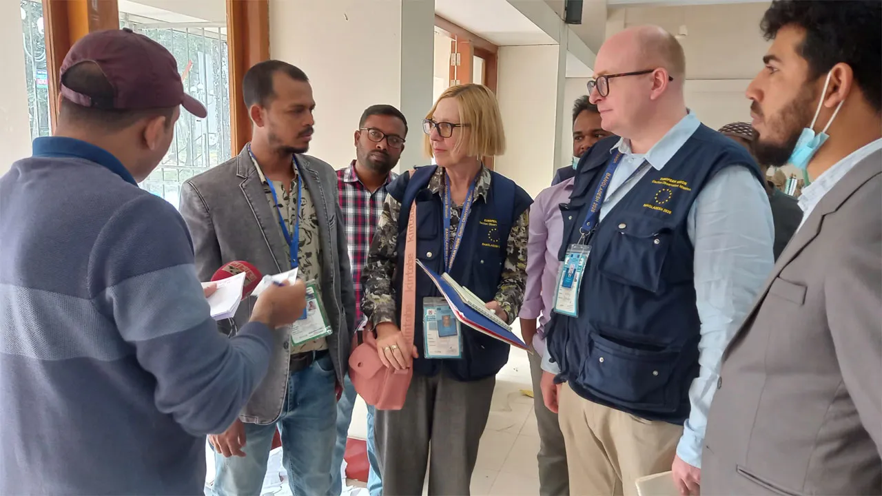 মাদারীপুরে নির্বাচনী পরিবেশ পরিদর্শনে ইইউ প্রতিনিধিরা
