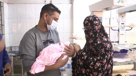 নতুন মা-বাবার ঘরে বাথরুমে পাওয়া নবজাতক