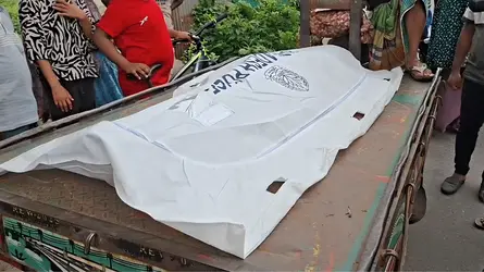মাধবদীতে সড়কের পাশের ময়লার স্তুপ থেকে যুবকের লাশ উদ্ধার