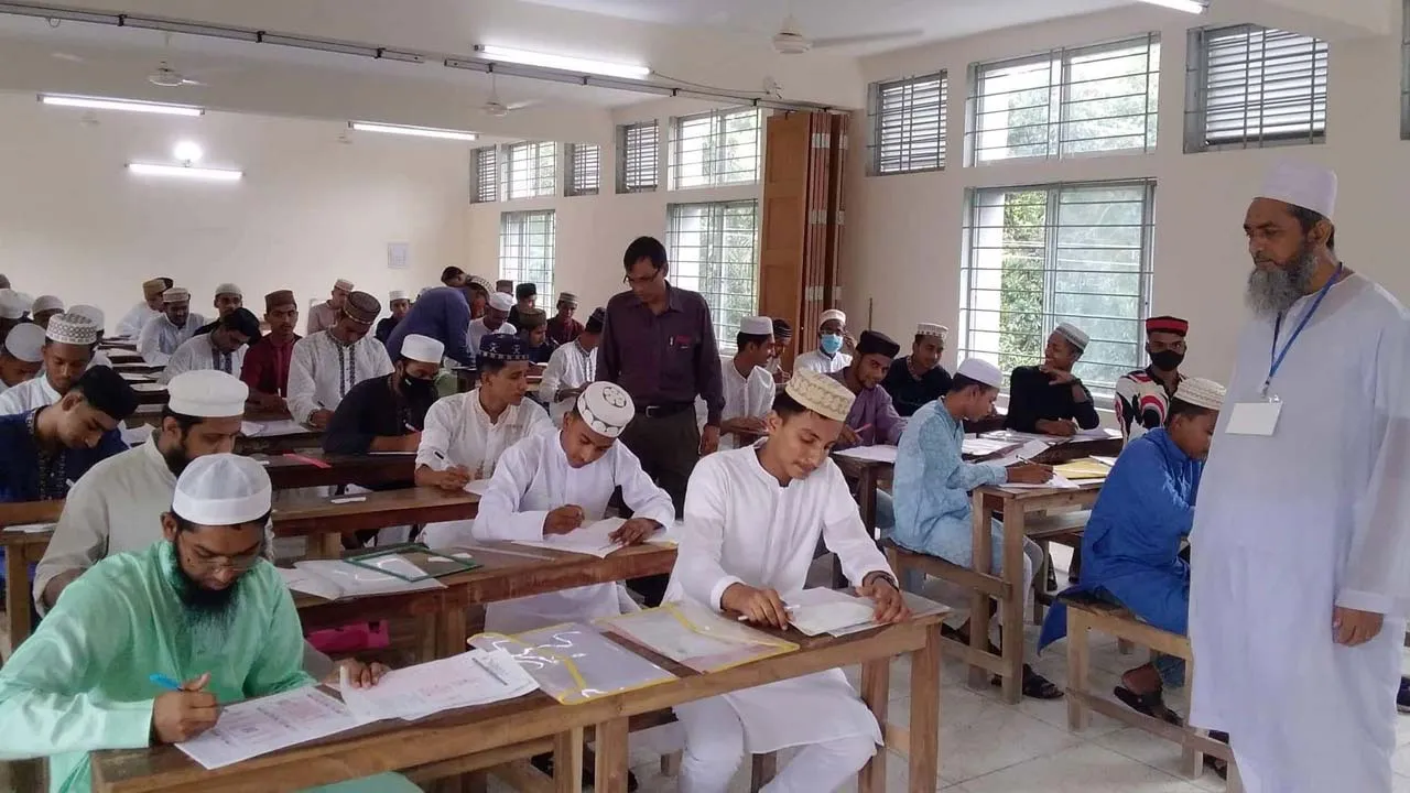 অভিভাবকদের আস্থায় এখনো এগিয়ে বেসরকারি মাদরাসা