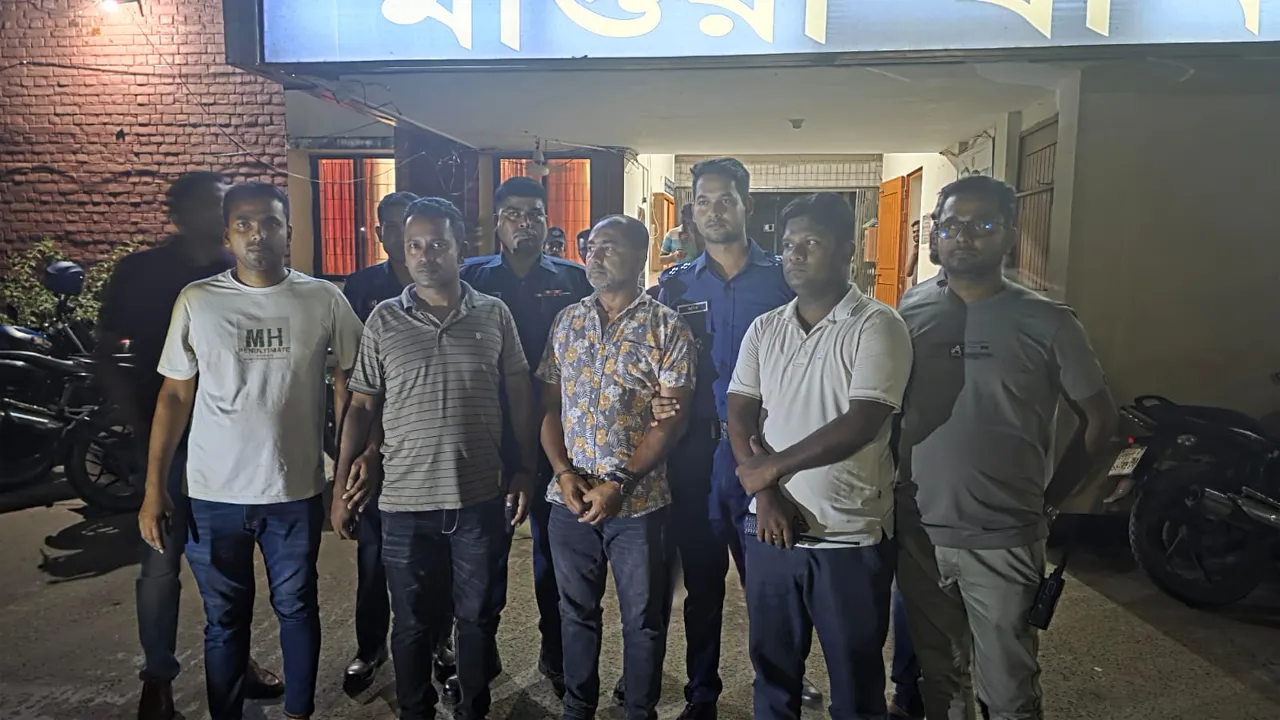 মাগুরায় পুলিশ সদস্যকে চড়-থাপ্পড় মারা সেই নয়ন গ্রেফতার
