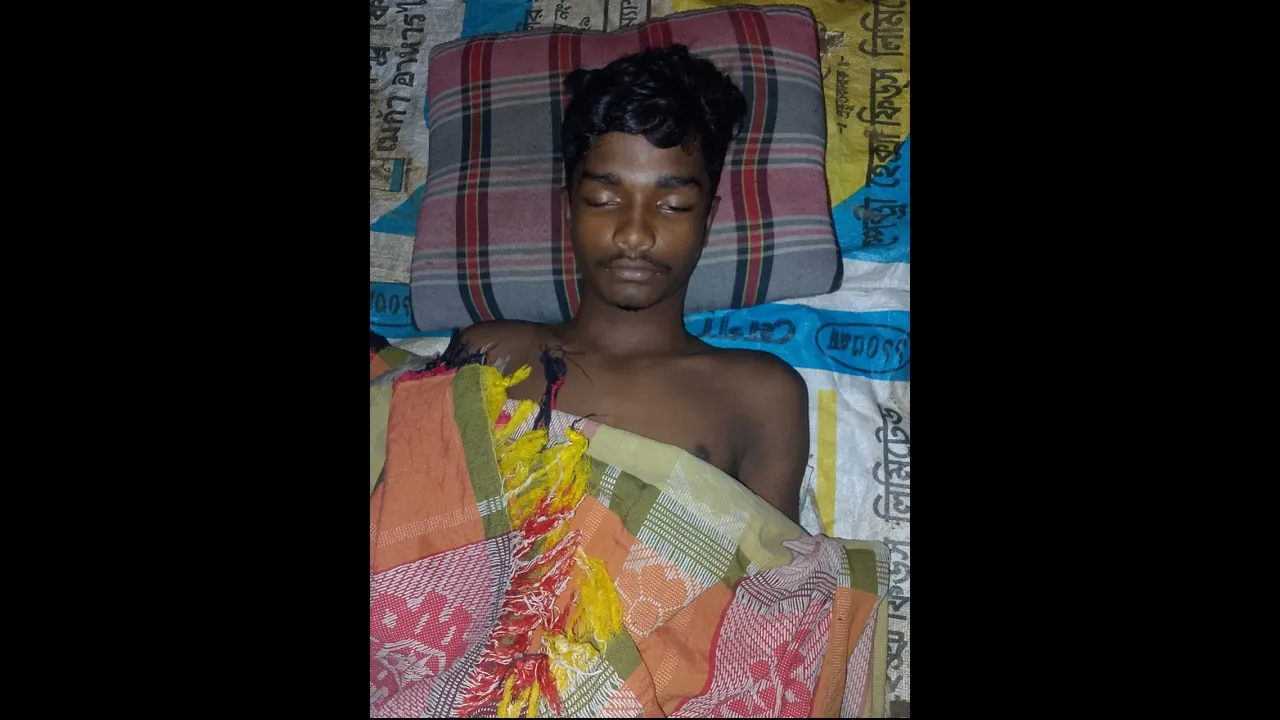 মহাদেবপুরে খেলাধুলার সময় বজ্রপাতে প্রাণ গেল কিশোরের