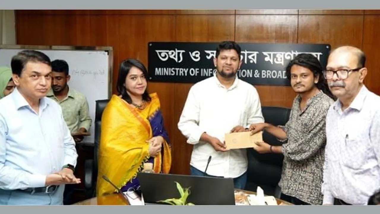 সরকারি অনুদানে নির্মাণাধীন চলচ্চিত্রের মানোন্নয়নের ওপর গুরুত্বারোপ তথ্য উপদেষ্টার