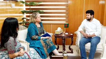 তথ্য উপদেষ্টার সাথে ইউনেস্কো প্রতিনিধির সাক্ষাৎ