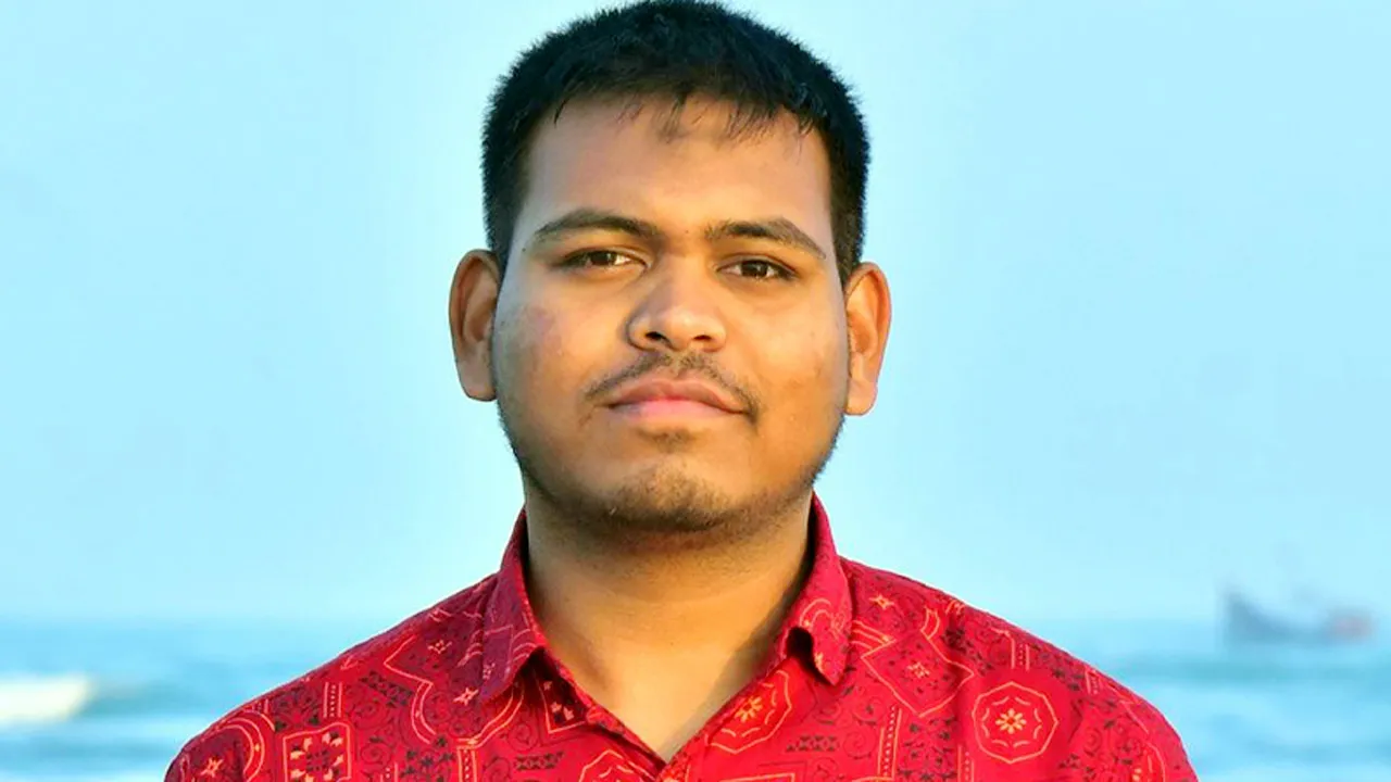 মাহিন সরকারকে এনসিপি থেকে বহিষ্কার