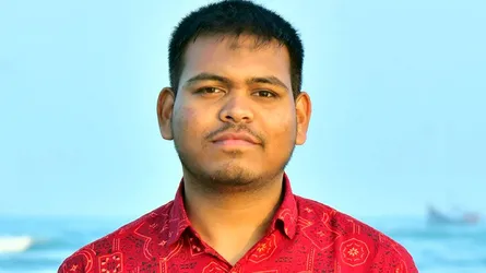মাহিন সরকারকে এনসিপি থেকে বহিষ্কার
