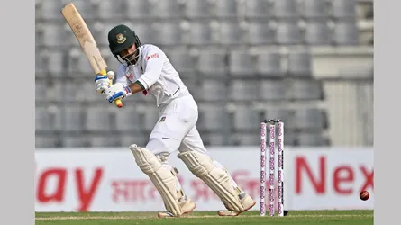ভালো অবস্থানে থেকে দিনশেষ করলো বাংলাদেশ