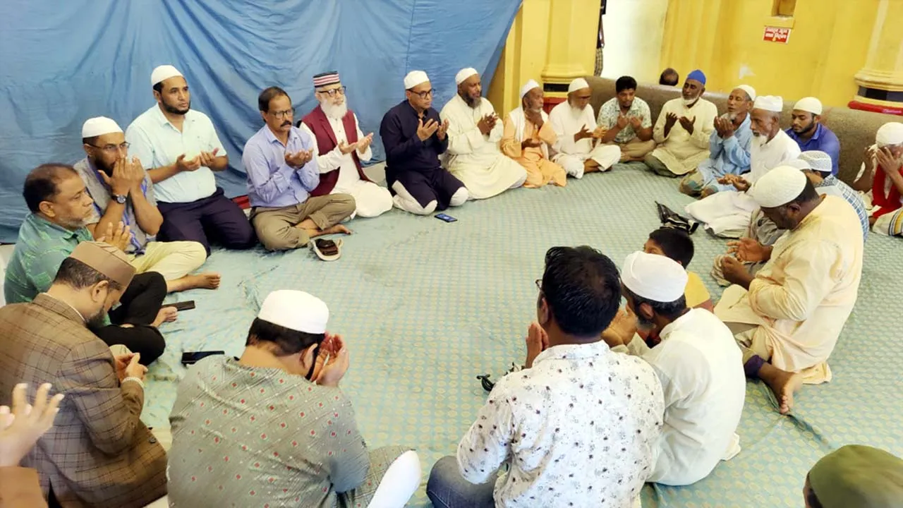 সিলেটে মাহমুদুর রহমানের মায়ের রুহের মাগফিরাত কামনায় দোয়া