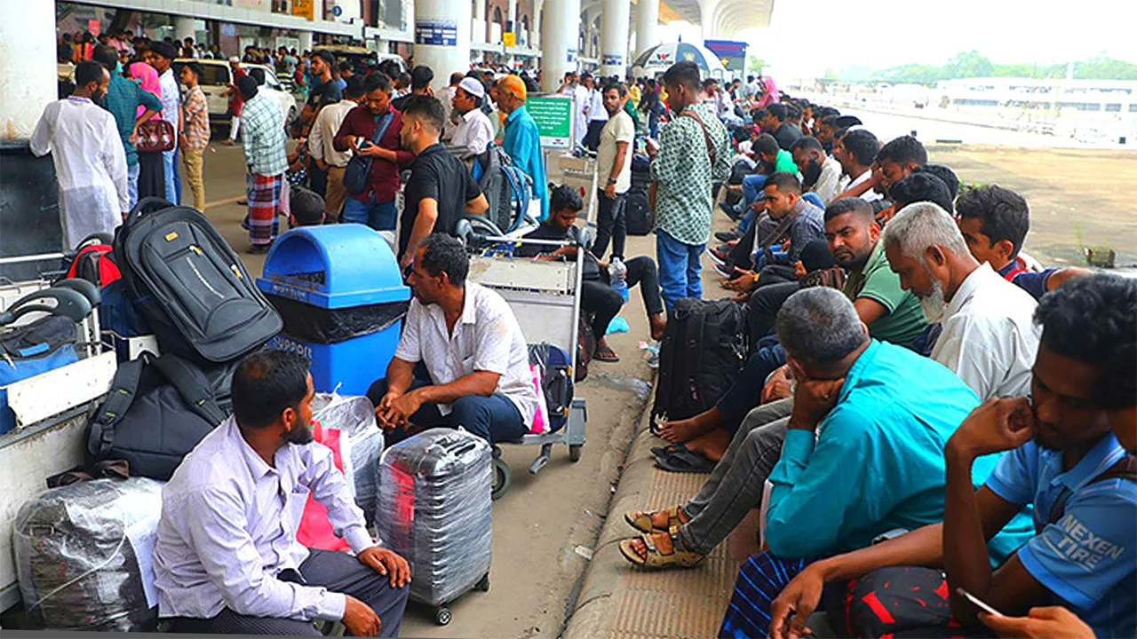 এবার আটকে পড়া বাংলাদেশী কর্মীরা মালয়েশিয়ায় যাবেন